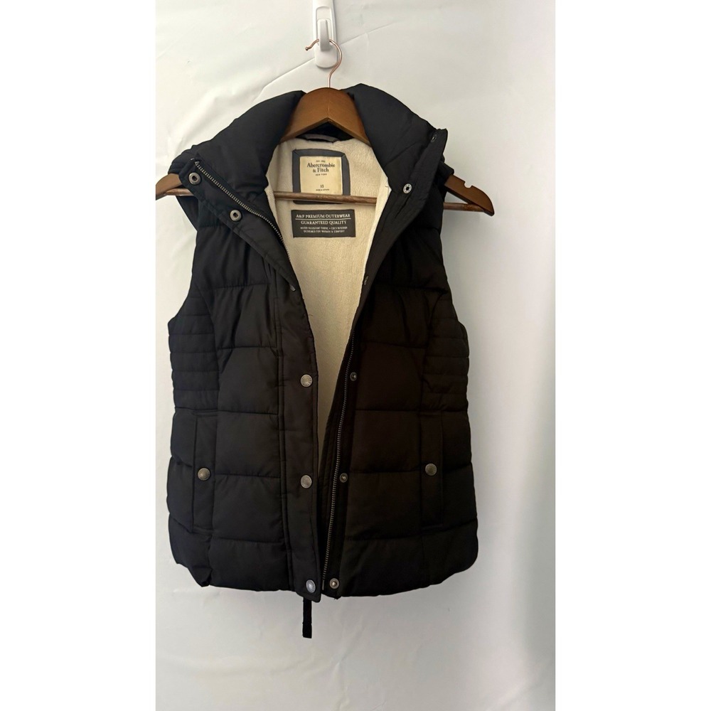 Abercrombie & Fitch women Black Hooded Puffer Vest Quilted Zip/Button XS